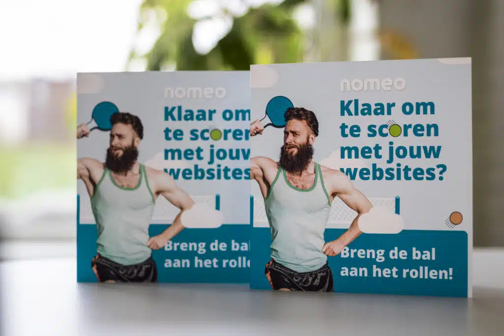 Een tafeltennisset met een poster van nomeo en een man met een baard in sportkleding die een tafeltennisbatje vasthoudt.