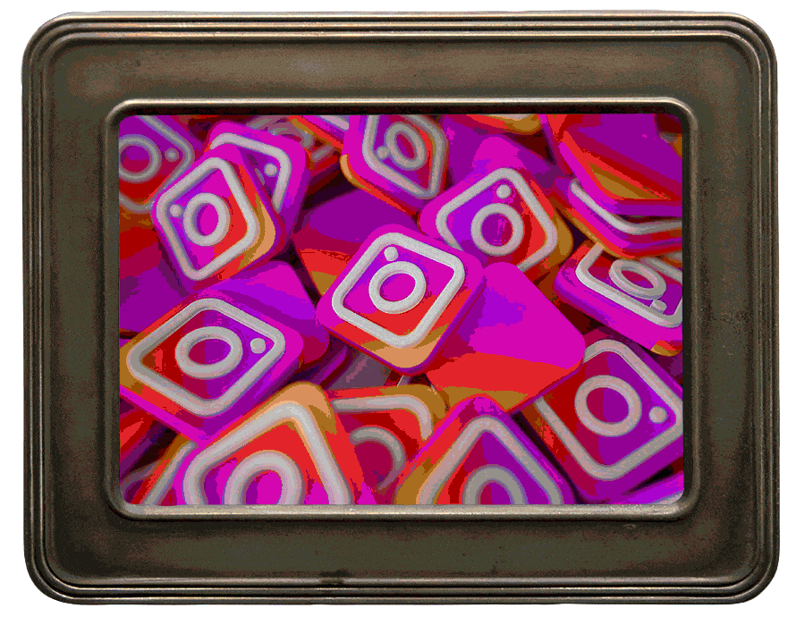 Animatie van een kader met verschillende foto's in onderandere een foto van Ines en Febe die bij een scherm posseren waar "Social media ondernemers congress 2021" op staat, een verzameling van Instagram logo's, een verzameling van Facebook logo's etc.