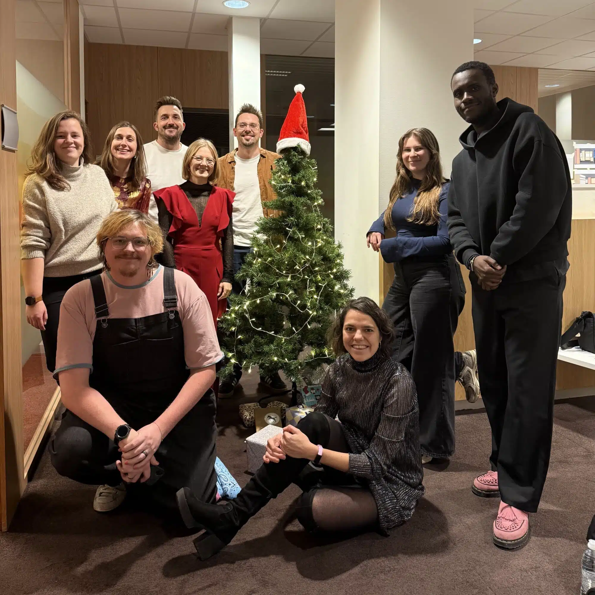 Teamfoto tijdens de stage van Clément bij communicatiebureau Graviteit
