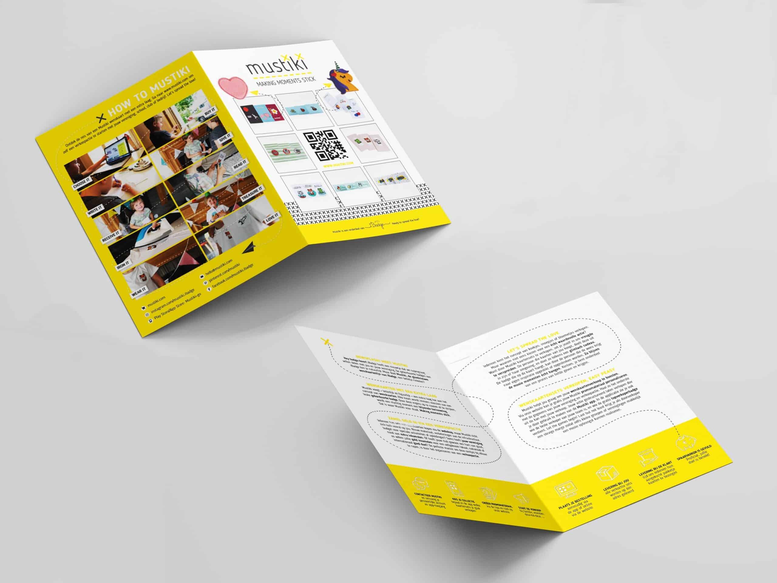 Mustiki mockup direct mailing brochure folder