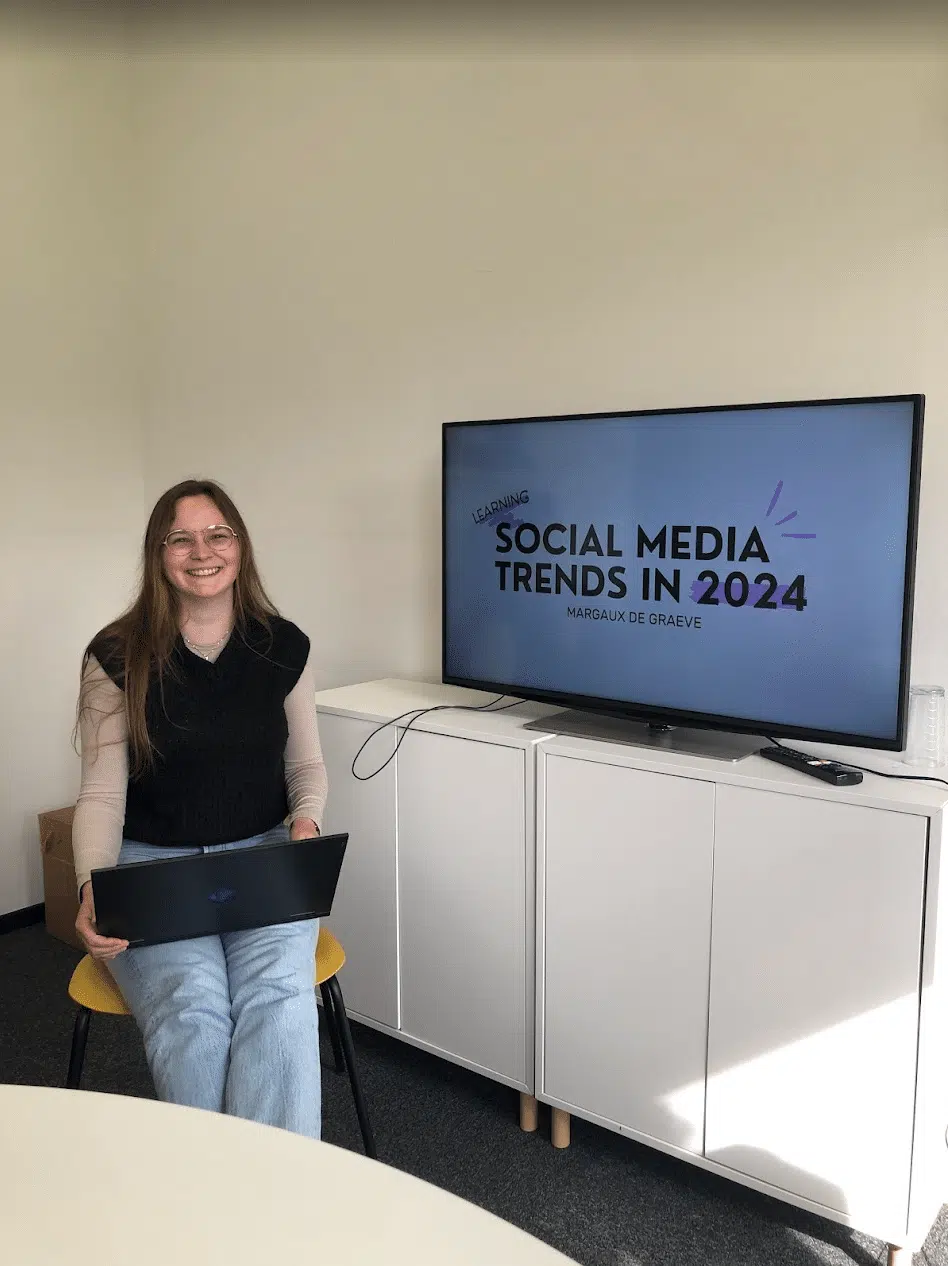 Margaux tijdens haar stage social media en contentcreatie bij Graviteit