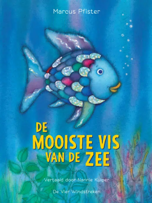Boekomslag van 'De Mooiste Vis van de Zee' door Marcus Pfister, met een kleurrijke vis met glinsterende schubben in een blauw